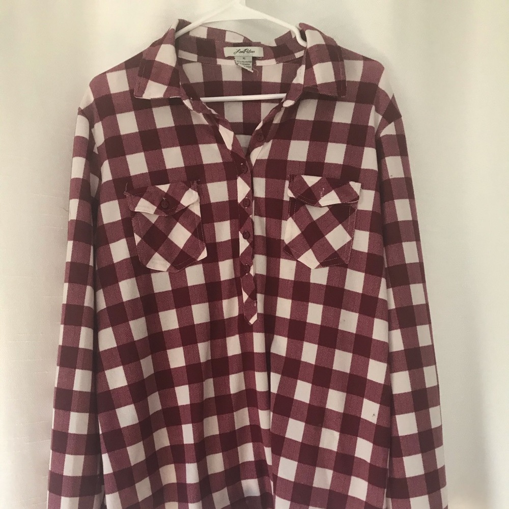 Red buffalo check top